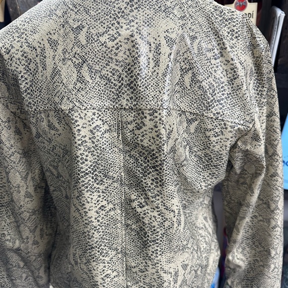 Snake jacket - Picture 8 of 9